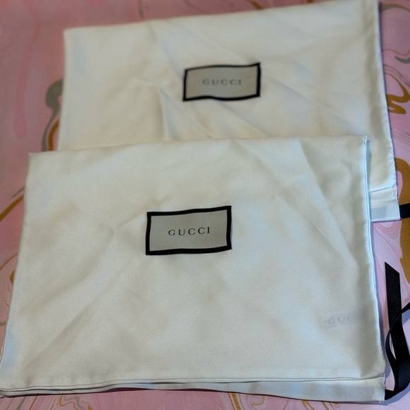 Silk Gucci dusters - Picture 2 of 3